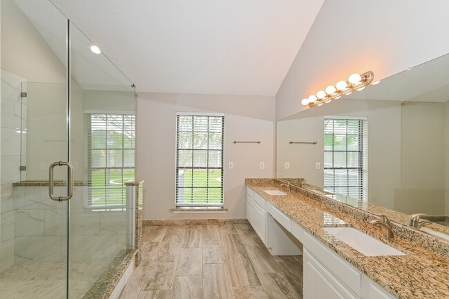 Building Photo - 2017 Spinnaker Dr