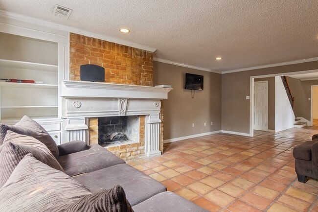 Building Photo - 10815 Cypresswood Dr