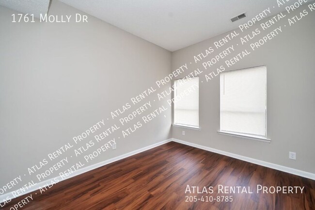 Building Photo - 1761 Molly Dr