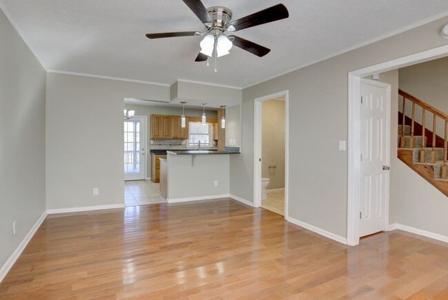 Building Photo - Three Bedroom in Hopkinsville, KY