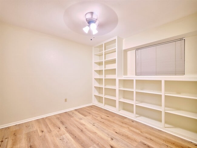 Building Photo - 4804 Fairhaven St