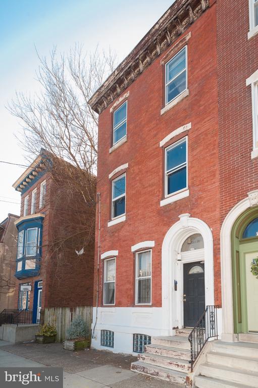 Building Photo - 2210 E York St