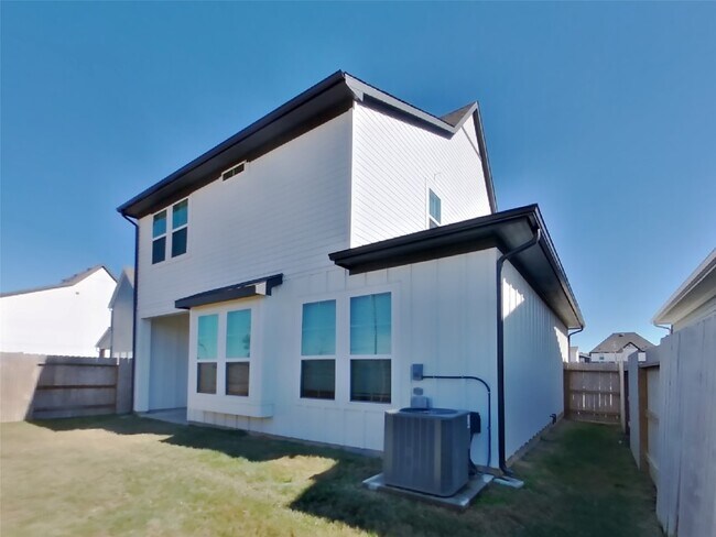 Building Photo - 4910 San Fabiano Ct