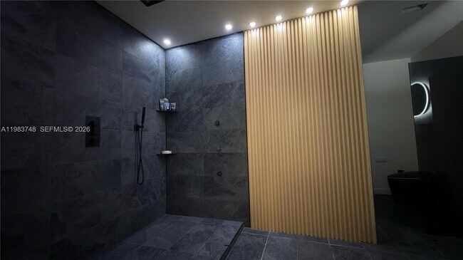 Building Photo - 1001 SW 98th Ave