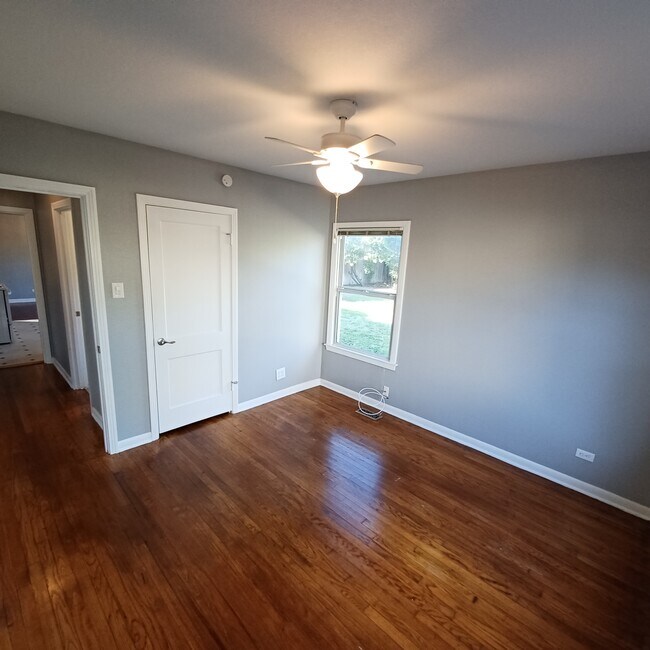 Building Photo - 353 Irvington Dr