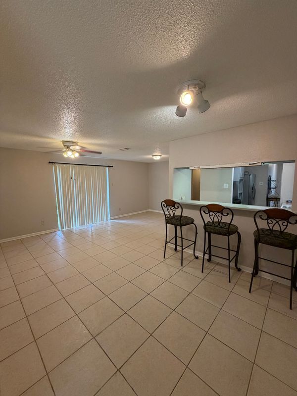 Building Photo - 417 De Armas St