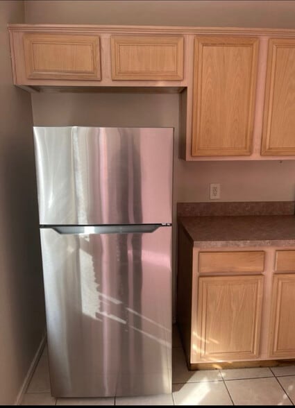 Building Photo - Room in Duplex on W Walton Way