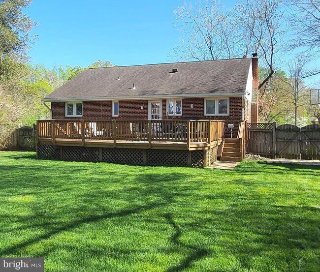 Building Photo - 7126 Sanford Ct
