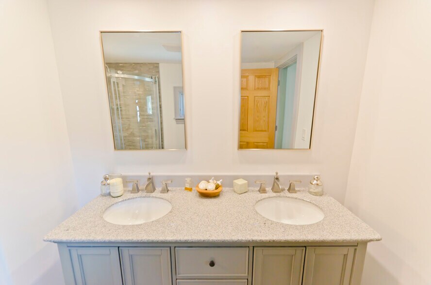Bathroom 2nd floor double vanity - 25 Genesee St