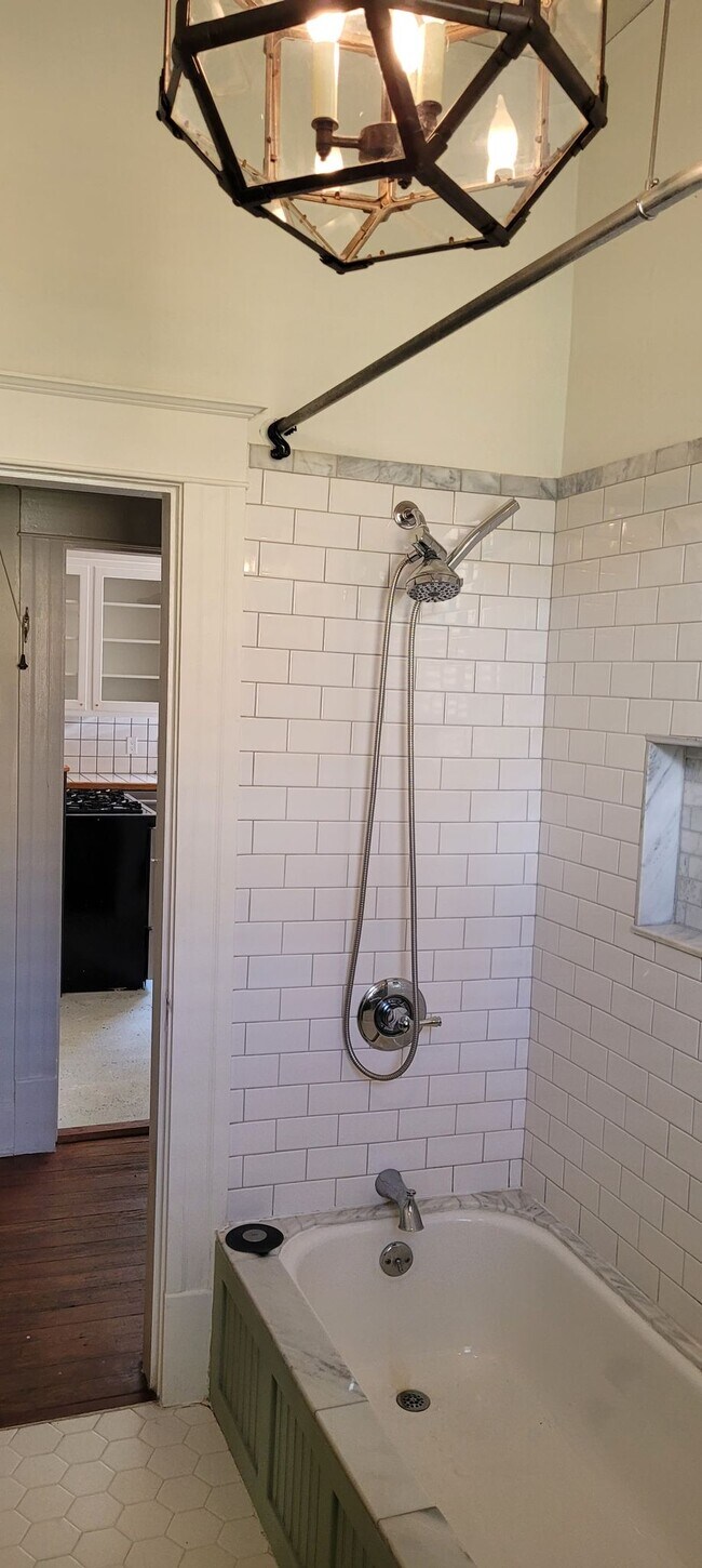 Building Photo - 1952 Court Ave