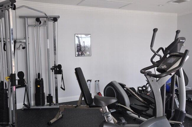 Building Photo - 903 Ocean Dr S