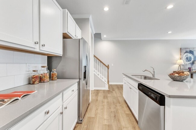 Building Photo - 3/3.5 NC State Townhome Near Centennial Campus