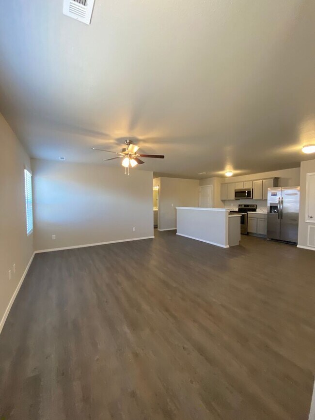 Building Photo - 503A W Christopher Dr