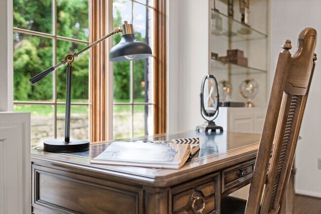 Building Photo - Fully Furnished Luxury Estate in Boise's Lower Highlands
