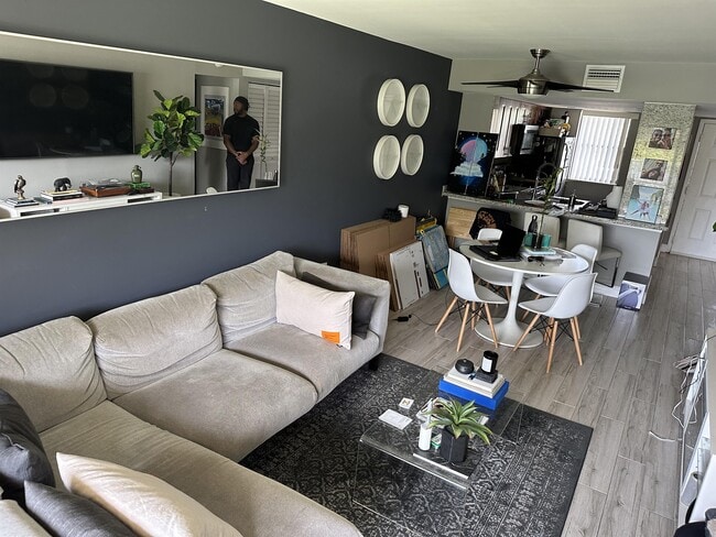 Building Photo - 5200 NW 31st Ave