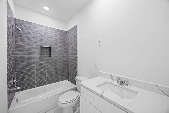 Building Photo - 6721 St Augustine St