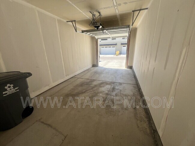 Building Photo - 543 S 1020 W