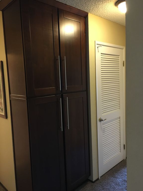 Laundry & Storage - 1400 Bowe Ave
