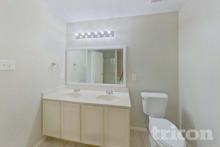Building Photo - 1221 Dianthus Dr