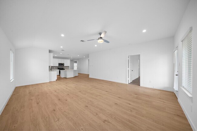 Building Photo - 3819 Pierce Pl Ln