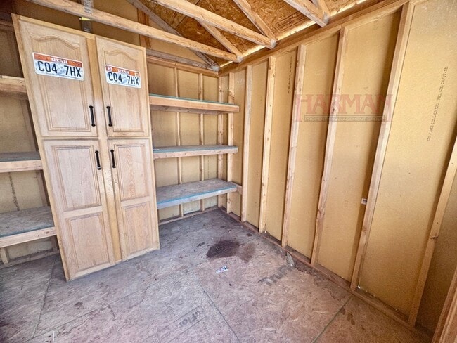 Building Photo - 863 Artesia Rd
