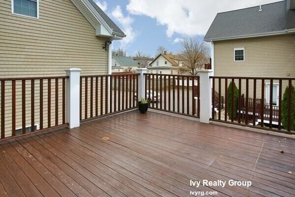 Building Photo - 55 Ash St