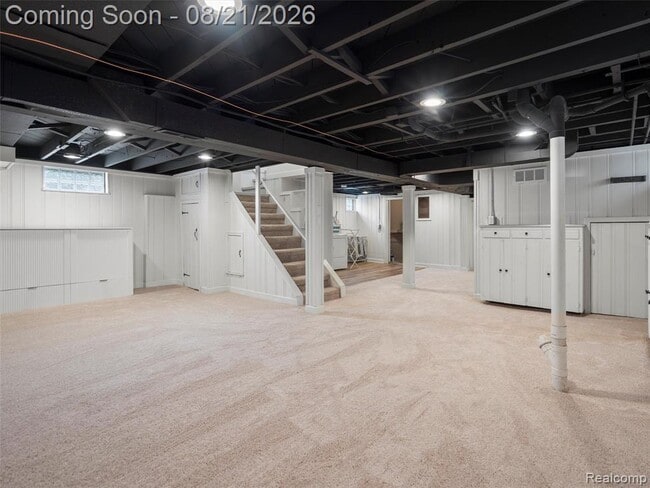 Building Photo - 1027 S Wilson Ave