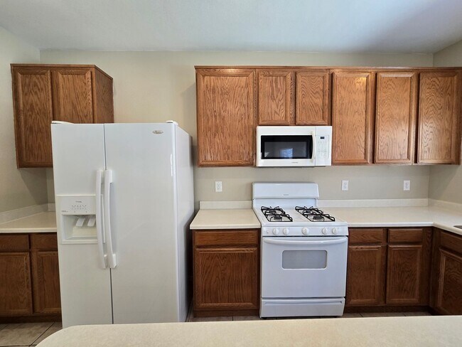 Building Photo - A Stunning 4 Bedroom Home in South West La...