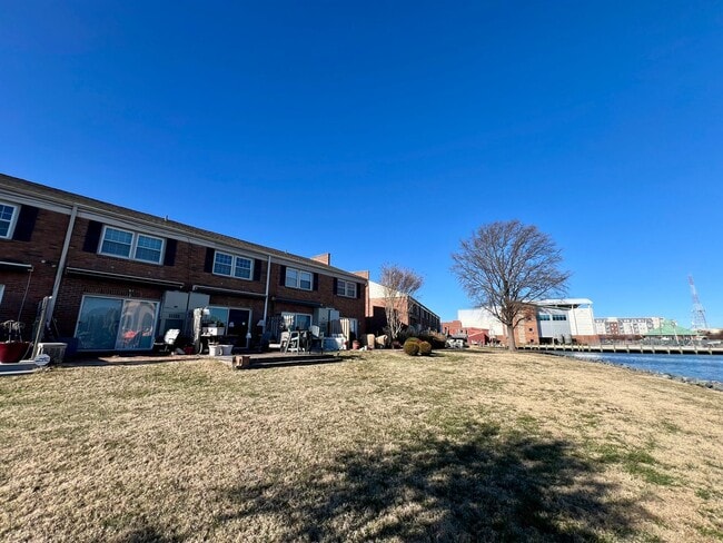 Building Photo - ***Waterfront Condo W/S/T INCLUDED!