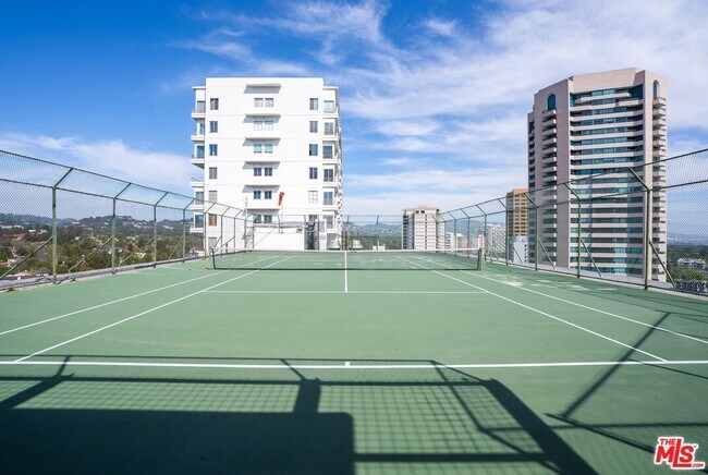 Building Photo - 10535 Wilshire Blvd