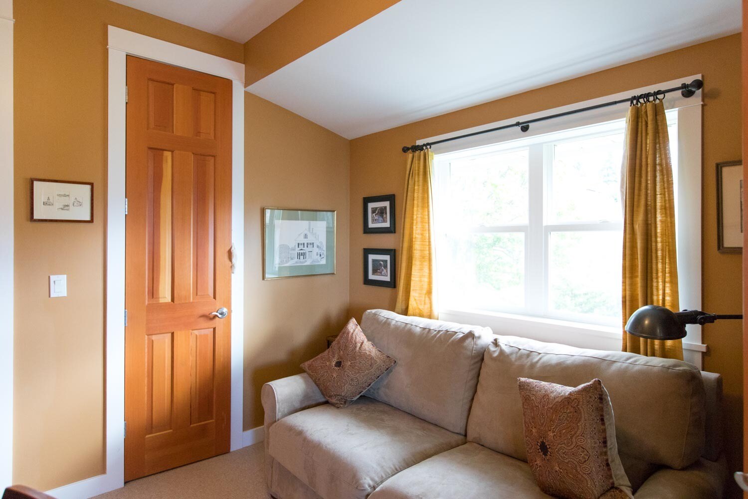 Office/Bedroom - 737 Cherryview Ln