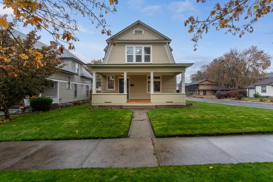 Building Photo - 1728 W 11th Ave