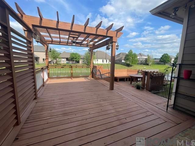 Building Photo - 2121 Rockybrook Dr
