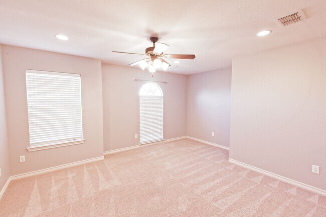 Building Photo - Allen 4 Bedroom available Short Term