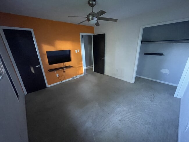 Building Photo - 221 Teel Rd