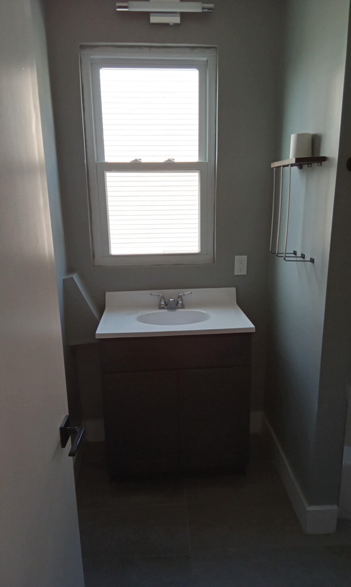 Building Photo - 39 E 4th St