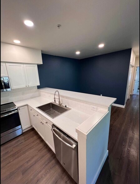 Building Photo - 15026 40th Ave W