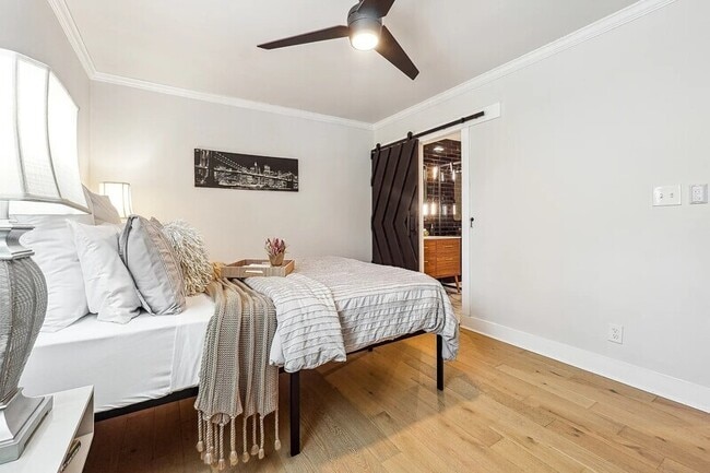 Building Photo - 2450 Hillcrest Dr