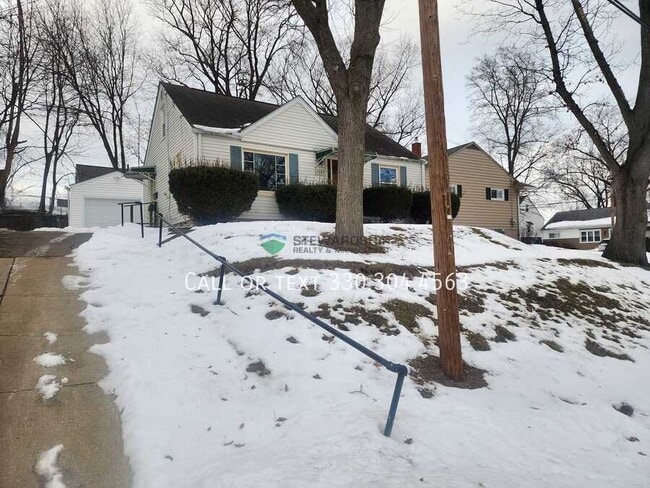 Building Photo - 1327 25th St NE