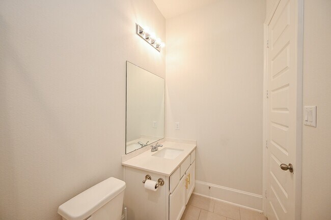 Building Photo - 9006 Meadow Bridge Dr