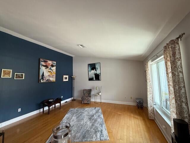 Building Photo - 847 Foresteria Ave