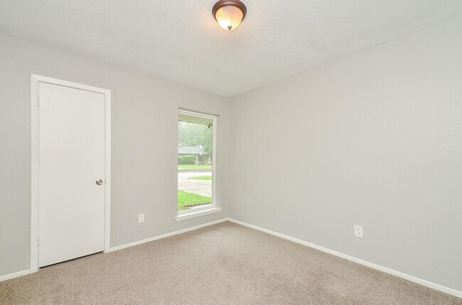 Building Photo - 4522 Donalbain Dr