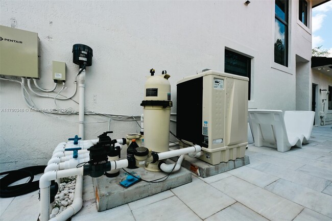 Building Photo - 8450 NW 169th Terrace
