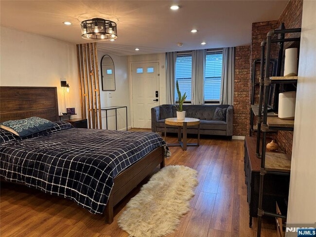 Building Photo - 42 Willow Wood Ct