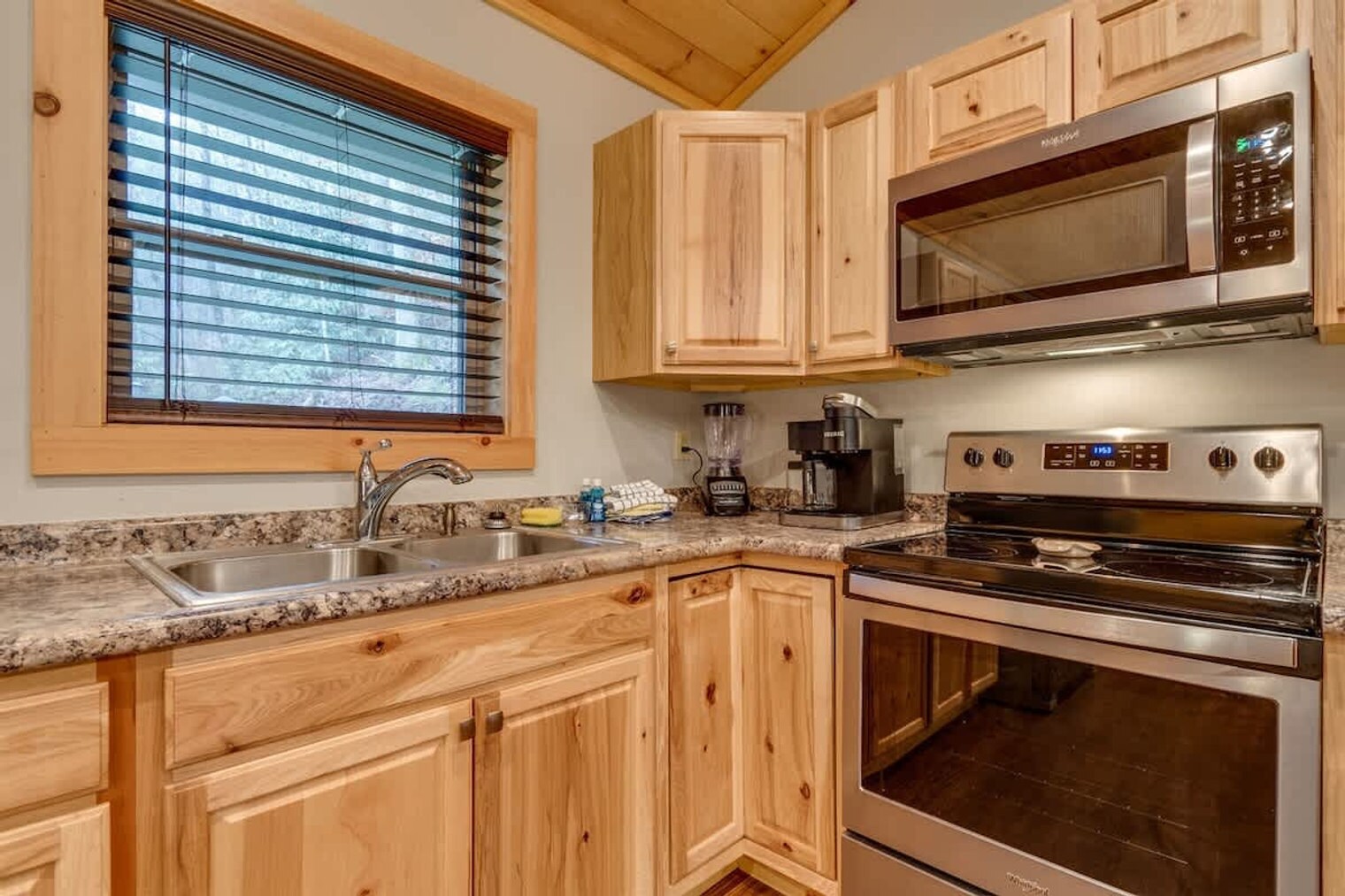 Building Photo - 5151 Riversong Way