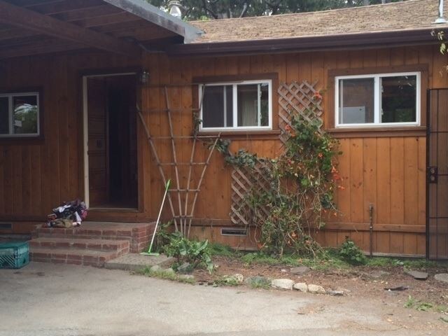 Primary Photo - 1029 Austin Ave