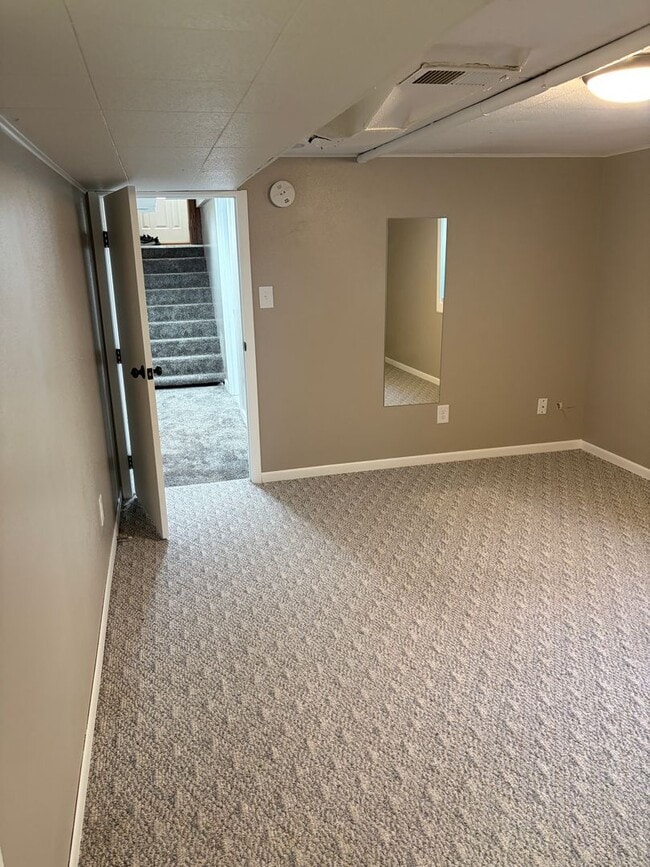 Building Photo - 1524 5th Ave N