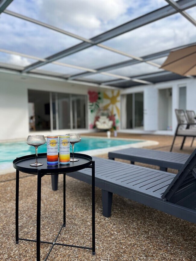 Building Photo - Stunning Seminole Home with Private Pool | 3 Bed / 2 Bath