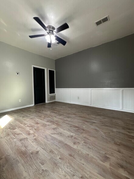 Building Photo - 217 N Carys Ln