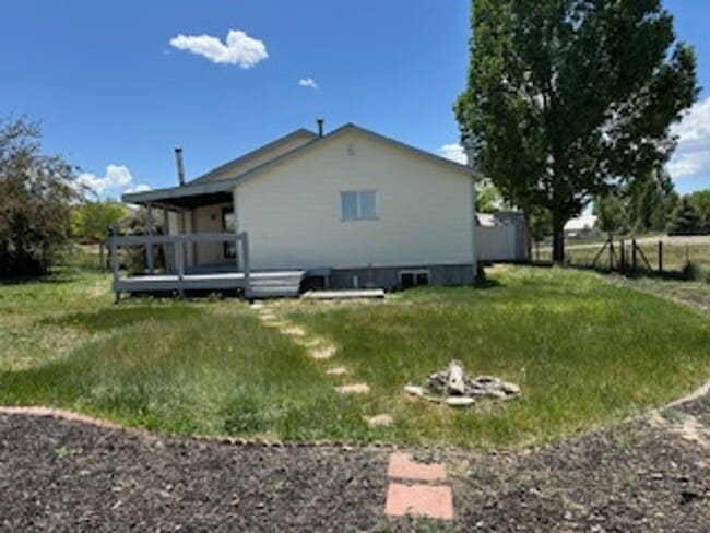 Building Photo - 3 bedroom home with a view in Spring Creek